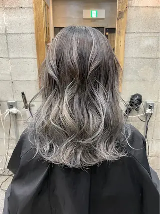 セミロング 山影✨バレイヤージュ ハイライト✨メンズ◎のヘアスタイル