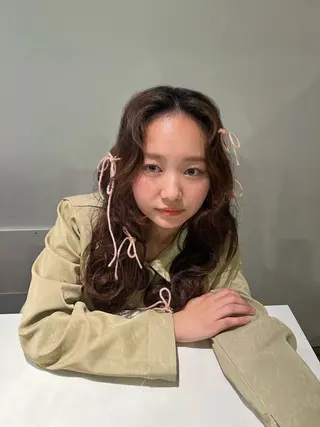セミロング 韓国レイヤー YOKE reinaのヘアスタイル