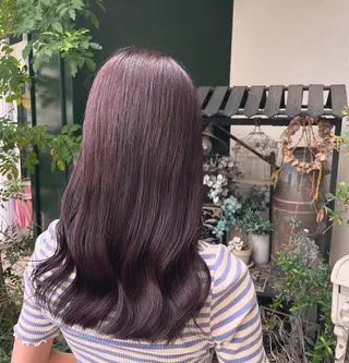 セミロング カラー 山下 襟華のヘアスタイル