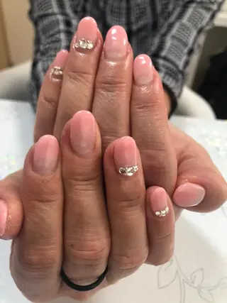 ネイル 石谷 詩織のネイルデザイン