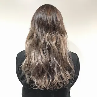 ロング カラー ヘアアレンジ Zina渋谷エリア マネージャShionのヘアスタイル