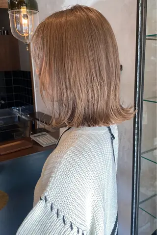 ミディアム 阪口 真由子のヘアスタイル