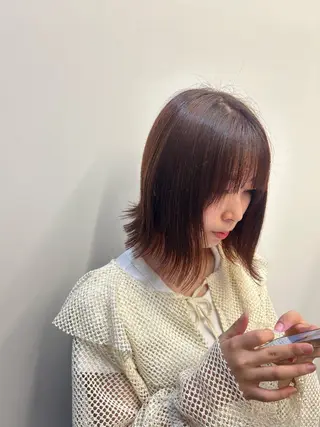 ミディアム カラー 丸山 莉世のヘアスタイル
