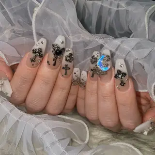 ネイル Roi〈ロワ〉 Reikaのネイルデザイン