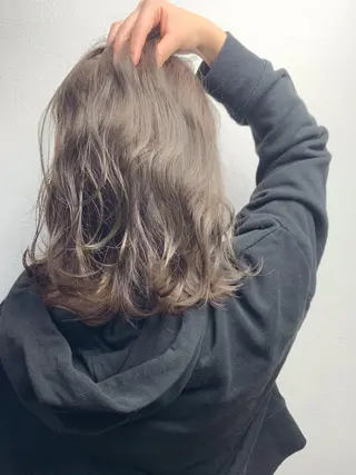 ミディアム カラー パーマ ヘアアレンジ キッズ ネイル 岩崎 克秀のヘアスタイル