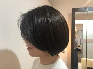 ショート カラー 高澤 まなみのヘアスタイル