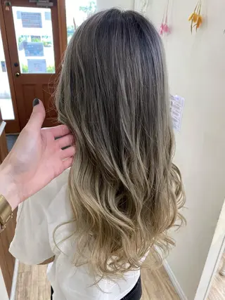 カラー SALOWIN栄 高須大貴のヘアスタイル