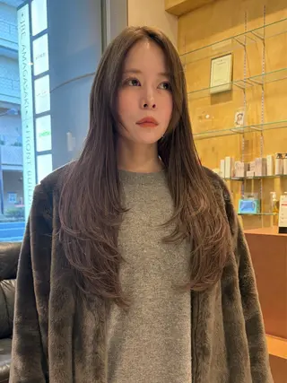 ロング ルナ|縮毛矯正 ×デザインカラー🥝のヘアスタイル