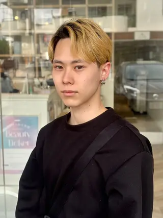 ショート ブリーチなしwカラー メンズパーマ新居見のヘアスタイル