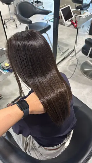 セミロング FLEEK 安立徹のヘアスタイル