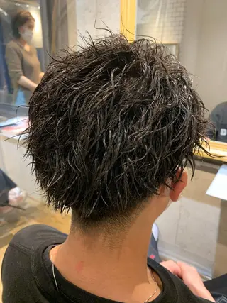 パーマ メンズ 吉沢遣人/レイヤー 艶カラー/抜け感のヘアスタイル
