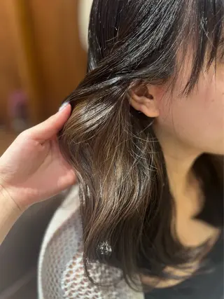 ロング 塩川ももこ/ 自然な縮毛矯正のヘアスタイル
