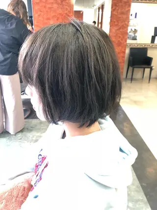 ショート カラー ヤマダ タケトのヘアスタイル