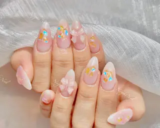 ネイル 🦋 Queenieのネイルデザイン