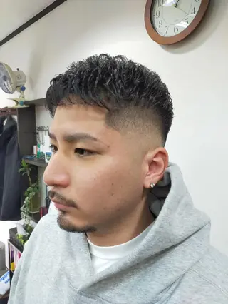 ショート パーマ メンズ おしゃれさろんオオキ所属・男を磨く Barber オオキのヘアスタイル