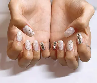 ネイル VIERU 🌈🎀💖のネイルデザイン