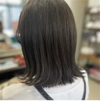 ミディアム ツヤ感カラーレイヤー カット川野莉空のヘアスタイル
