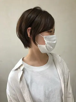 ショート カラー 川元 汐音のヘアスタイル