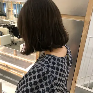 ショート カラー 伊藤 由季のヘアスタイル