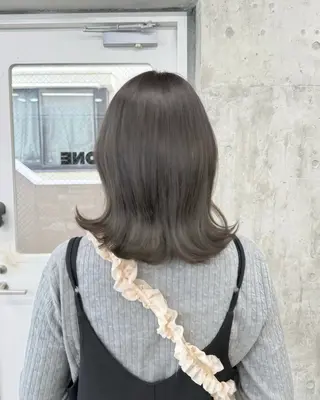 ミディアム カラー たいき/グレージュ/ 透明感/ブリーチなしのヘアスタイル