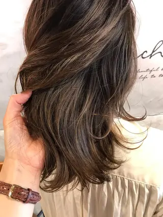 セミロング さの あやねのヘアスタイル