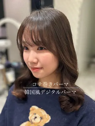 ミディアム カラー パーマ 韓国っぽ透け感カラー マンツーマン🫧なおのヘアスタイル