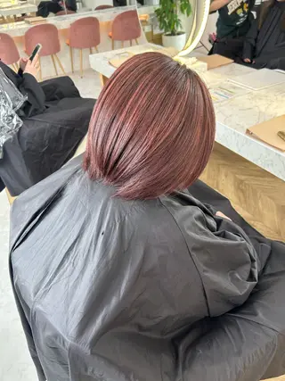 ショート 𝜗𝜚ブリーチ ／レイヤー𝜗𝜚のヘアスタイル