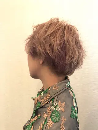 ショート カラー 平川 友希子のヘアスタイル