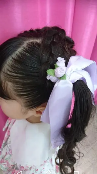 ロング ヘアアレンジ キッズ 工藤 マユナのヘアスタイル