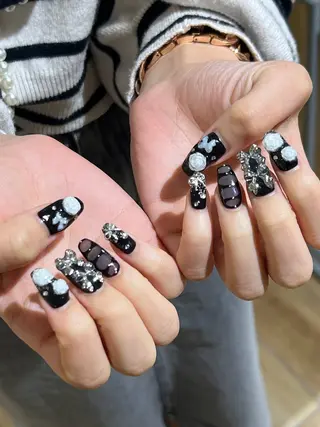 ネイル Hikari 🌺のネイルデザイン