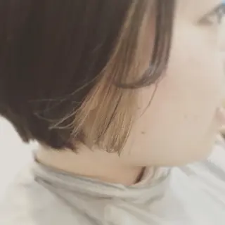 ショート カラー 太田 有香のヘアスタイル