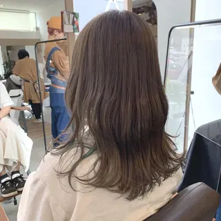 ミディアム カラー 綿貫 美雪のヘアスタイル