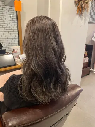 ミディアム to youハイライトのヘアスタイル
