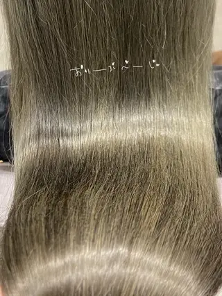 ロング カラー しみず さきのヘアスタイル