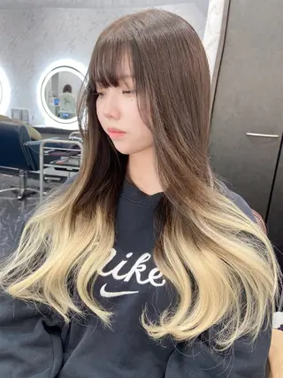 ロング stylist Momoのヘアスタイル