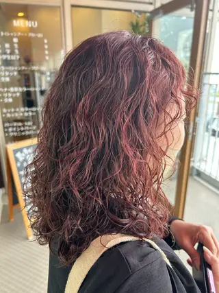 カラー パーマ KUDAKA MOMOKOのヘアスタイル