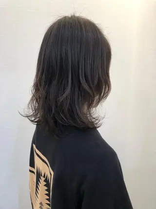 カラー ツノガイ エリのヘアスタイル