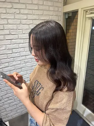 セミロング カラー ミジュ/ ハイトーンのヘアスタイル