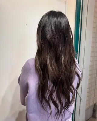 ロング カラー 大塚 しおりのヘアスタイル