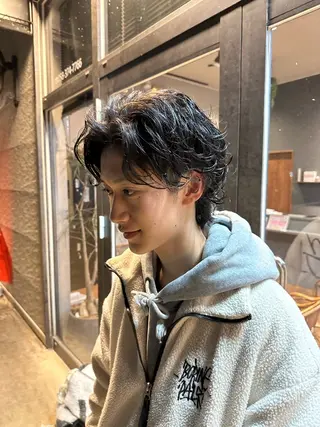 パーマ メンズ 鵜飼 真伍のヘアスタイル