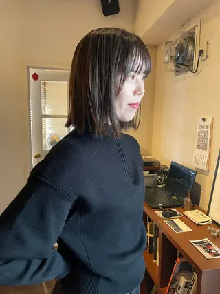 ミディアム カラー ファッションに 溶け込むstyleのヘアスタイル