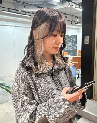 セミロング カラー ryo yaのヘアスタイル
