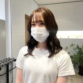 セミロング カラー mina / 透明感ベージュカラーのヘアスタイル