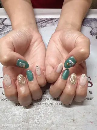 ネイル ガレンドウ 白澤 愛子のネイルデザイン