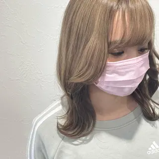 セミロング カラー shiho .のヘアスタイル