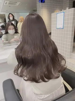 カラー ブリーチ縮毛矯正加藤 赤み無し透明感ヘアのヘアスタイル