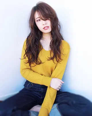 ロング 菅野 恵のヘアスタイル