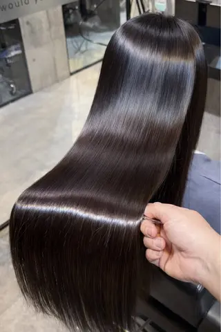 ロング ♦️髪質改善縮毛矯正 美髪💍谷口克也♦️のヘアスタイル