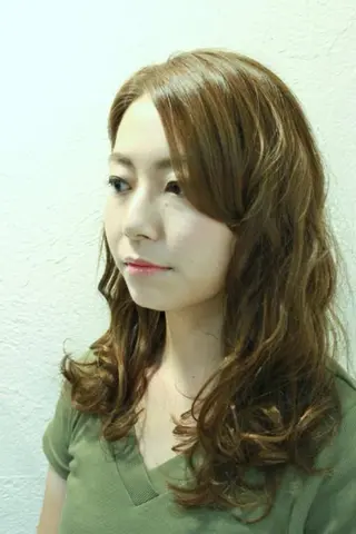 セミロング 所渉/韓国レイヤー /ウルフカットのヘアスタイル
