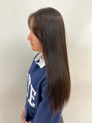 ロング カラー 荒川 三希のヘアスタイル